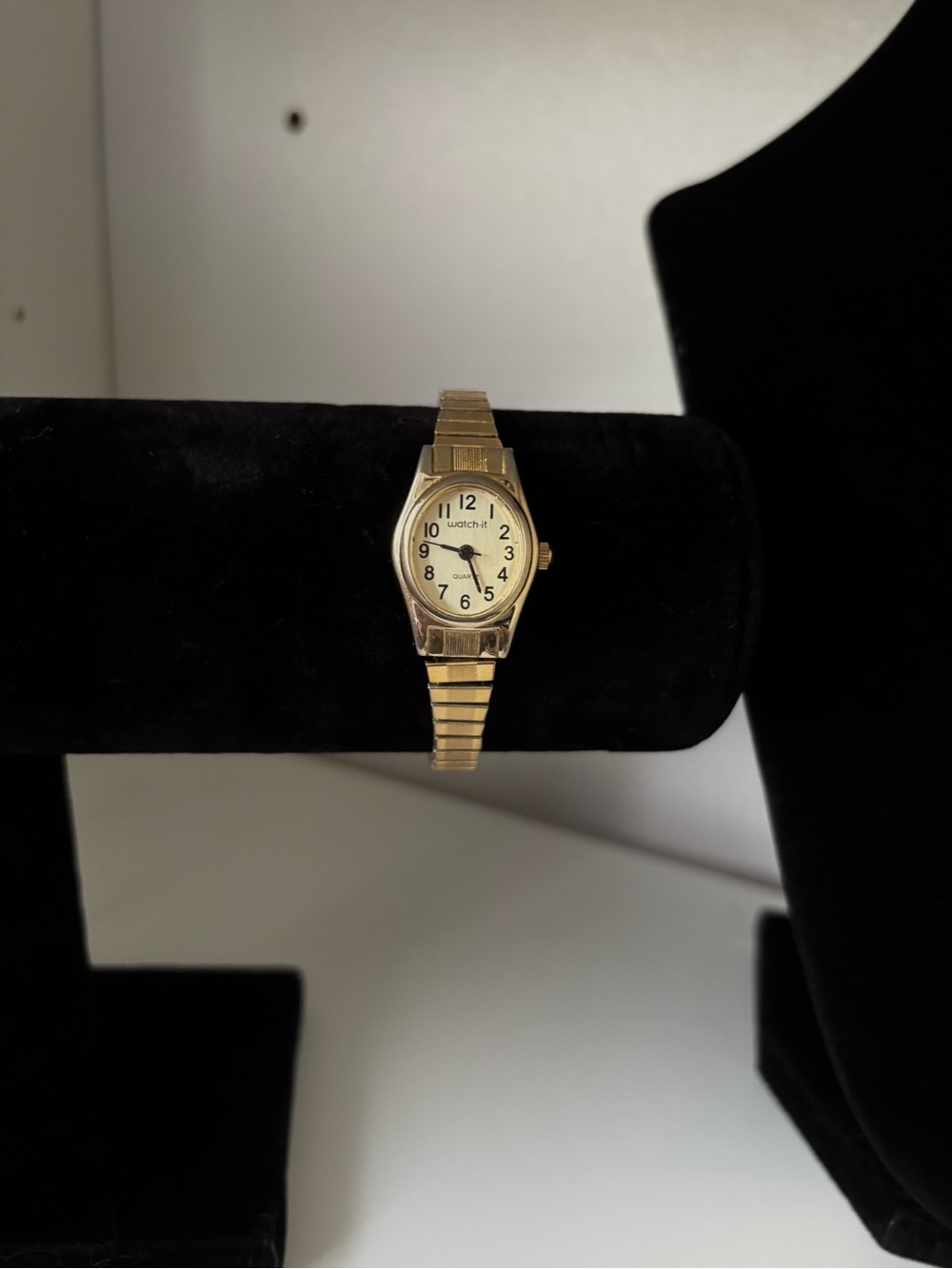 Vintage Watch-It Quartz Gold Tone Dial Oval Case Stainless Steel